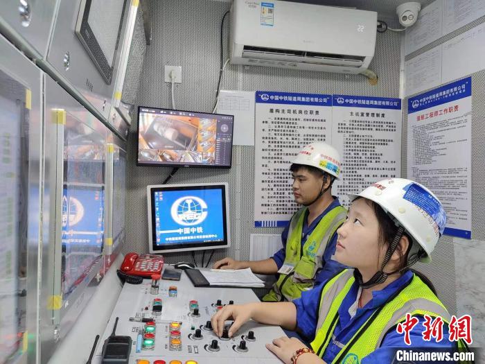 中國最大水壓、最大埋深海底隧道工程建設(shè)快速推進(jìn)