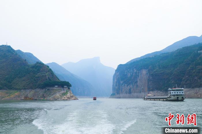一場(chǎng)巡河“找茬”行動(dòng)，何以巡出碧水東流的長(zhǎng)江？