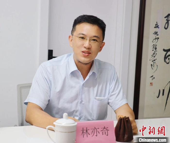 臺灣創(chuàng)新聯(lián)合建筑協(xié)會理事長林亦奇講述設立驛站愿景?！窃式?攝