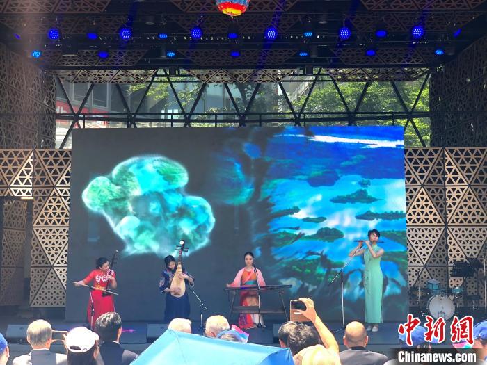 開幕式上舞臺(tái)展演之一《水龍吟》。　中國駐東京旅游辦事處供圖