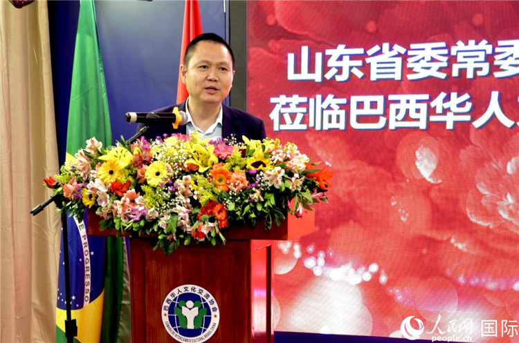 中國駐里約熱內(nèi)盧總領(lǐng)館副總領(lǐng)事王尉育致辭。人民網(wǎng)記者宋亦然攝