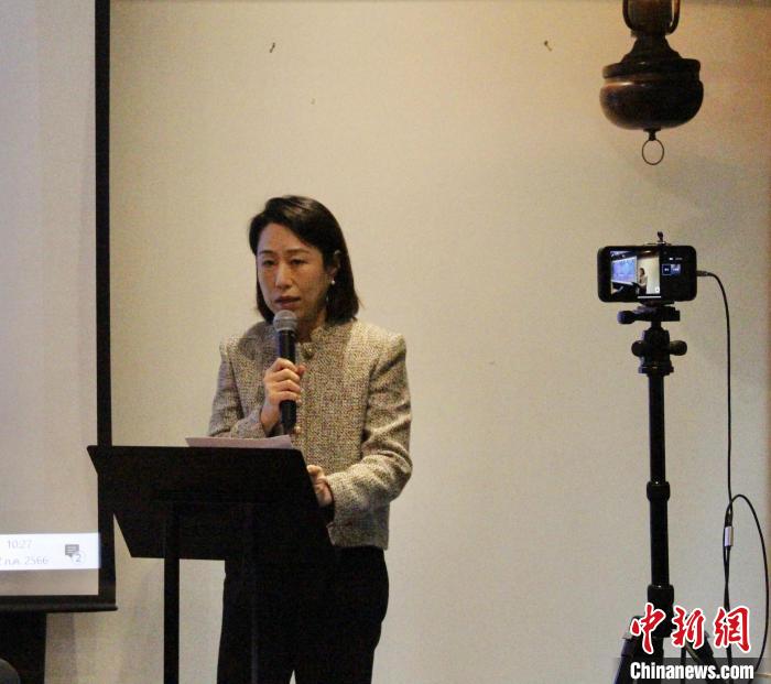 中國駐泰國大使館經(jīng)濟商務(wù)處參贊張瀟瀟致辭。<a target='_blank' href='/' _fcksavedurl='/'><p  align=