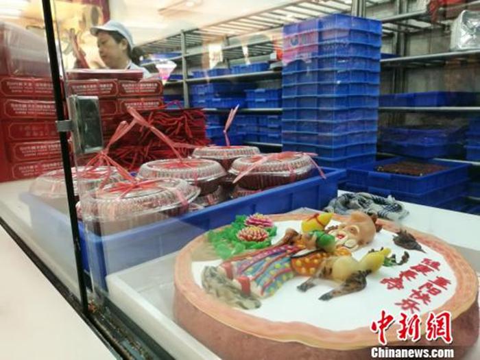 資料圖：等待銷售的重陽糕。　鐘升 攝