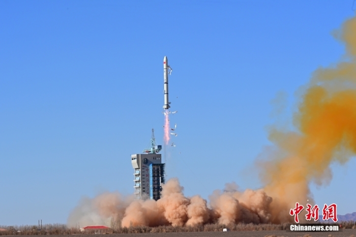 北京時(shí)間2023年11月16日11時(shí)55分，我國(guó)在酒泉衛(wèi)星發(fā)射中心使用長(zhǎng)征二號(hào)丙運(yùn)載火箭，成功將新一代海洋水色觀測(cè)衛(wèi)星發(fā)射升空，衛(wèi)星順利進(jìn)入預(yù)定軌道，發(fā)射任務(wù)獲得圓滿成功。此次任務(wù)是長(zhǎng)征系列運(yùn)載火箭第497次飛行。汪江波 攝