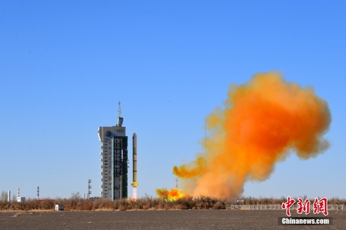 北京時(shí)間2023年11月16日11時(shí)55分，我國(guó)在酒泉衛(wèi)星發(fā)射中心使用長(zhǎng)征二號(hào)丙運(yùn)載火箭，成功將新一代海洋水色觀測(cè)衛(wèi)星發(fā)射升空，衛(wèi)星順利進(jìn)入預(yù)定軌道，發(fā)射任務(wù)獲得圓滿(mǎn)成功。此次任務(wù)是長(zhǎng)征系列運(yùn)載火箭第497次飛行。汪江波 攝