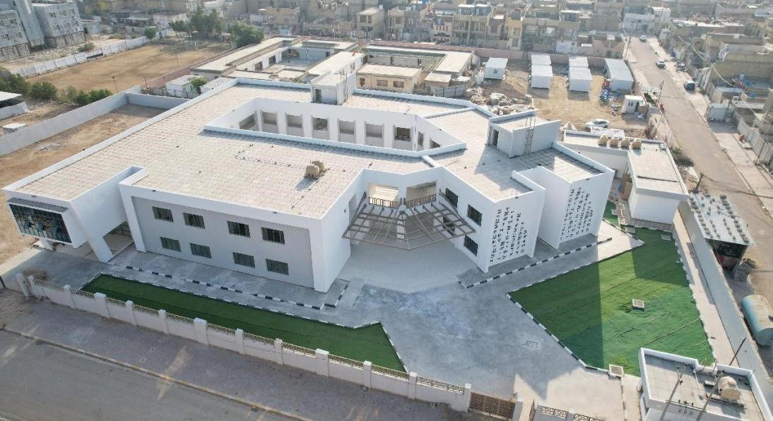 中國(guó)電建承建了679所伊拉克示范學(xué)校。圖為已經(jīng)竣工的伊拉克瓦西特省第20號(hào)學(xué)校。趙沖攝 中國(guó)電建供圖