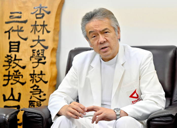 日本杏林大學醫(yī)學部教授山口芳裕。（圖片來源：《朝日新聞》）