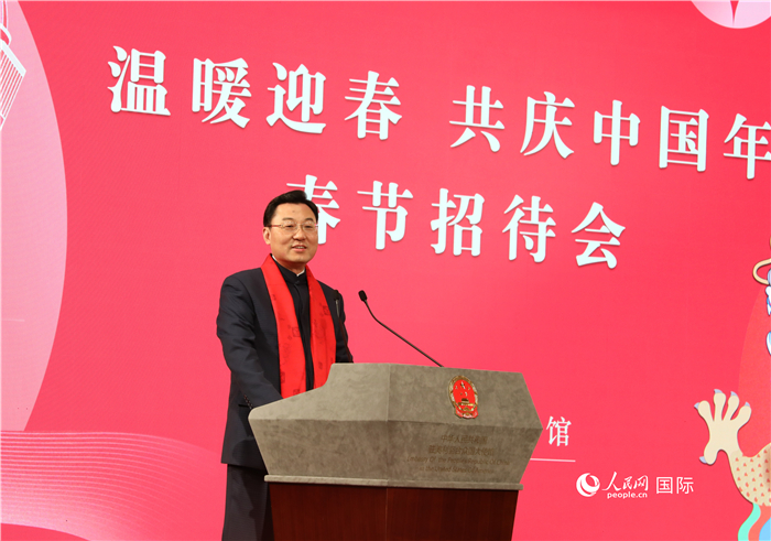 中國(guó)駐美國(guó)大使謝鋒發(fā)表致辭，向全體在美同胞致以親切問(wèn)候。人民網(wǎng)記者 李志偉攝