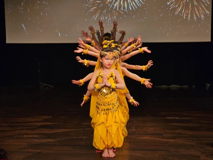 舞蹈《千手觀音》。中國駐瑞典大使館供圖。