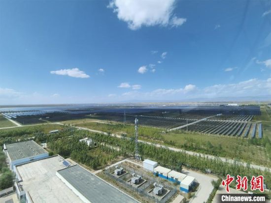 圖為塔拉灘光伏產(chǎn)業(yè)園區(qū)?！∑钤鲚怼z