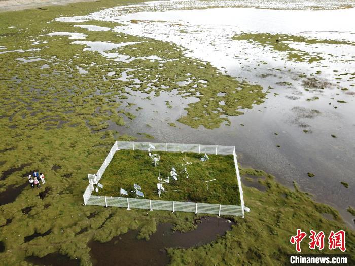 圖為玉樹隆寶高寒濕地生態(tài)氣象試驗站?！∏嗪Ｊ庀缶?供圖