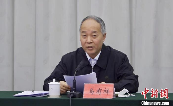 圖為農(nóng)業(yè)農(nóng)村部副部長馬有祥在部省共同打造青海綠色有機農(nóng)畜產(chǎn)品輸出地推進(jìn)會議上講話?！±罱瓕?攝