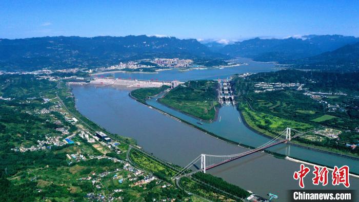2022年夏季三峽工程為中下游補水。(資料圖) 湯偉 攝
