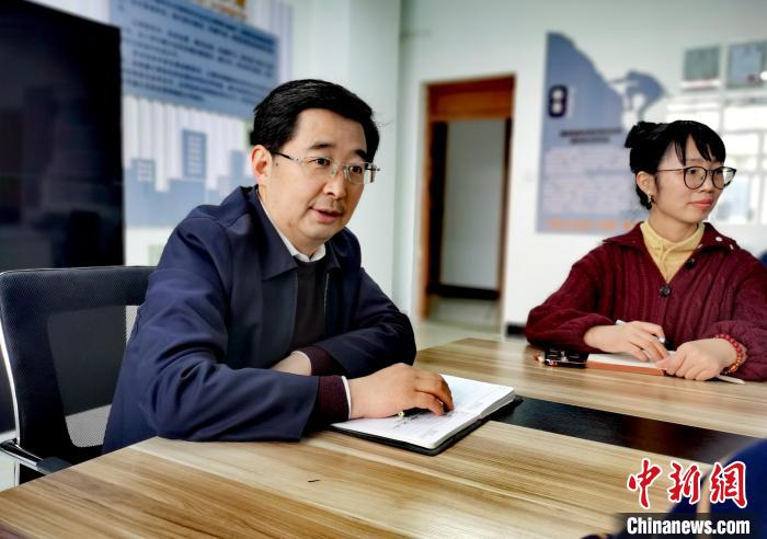 （兩會(huì)聲音）全國政協(xié)委員趙海興：師者為師亦為范，建議設(shè)教師理想信念教育基地