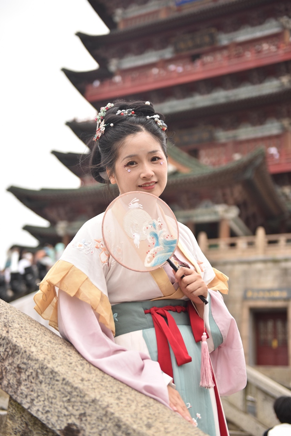 南昌滕王閣“古風(fēng)游”。受訪者供圖