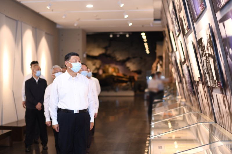 2022年8月16日至17日，中共中央總書記、國家主席、中央軍委主席習(xí)近平在遼寧考察。這是16日下午，習(xí)近平在錦州市考察遼沈戰(zhàn)役紀(jì)念館。 新華社記者 燕雁 攝