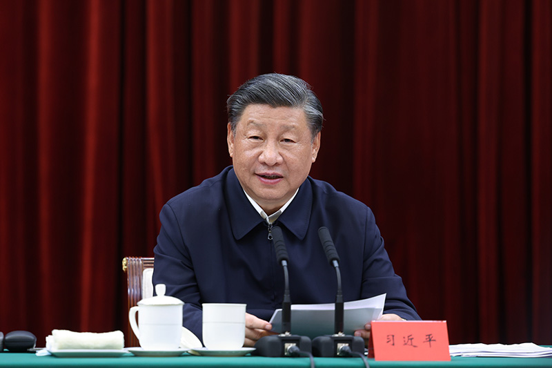 2023年10月12日下午，中共中央總書記、國家主席、中央軍委主席習(xí)近平在江西省南昌市主持召開進一步推動長江經(jīng)濟帶高質(zhì)量發(fā)展座談會并發(fā)表重要講話。新華社記者 鞠鵬 攝