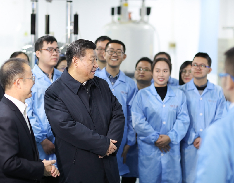 2019年1月17日，習(xí)近平在天津南開大學(xué)元素有機(jī)化學(xué)國家重點(diǎn)實(shí)驗(yàn)室同師生親切交流。