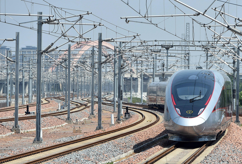 2022年6月20日，濟(jì)鄭高鐵鄭州首發(fā)G9206次列車駛出鄭州東站。