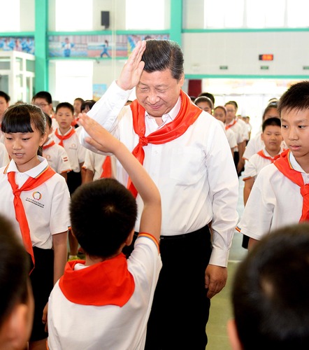 2014年5月30日，習近平總書記來到北京市海淀區(qū)民族小學，參加慶?！傲弧眹H兒童節(jié)活動。