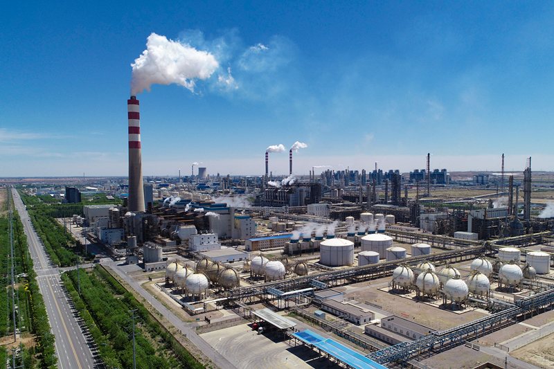2021年5月16日拍攝的寧夏寧東能源化工基地。