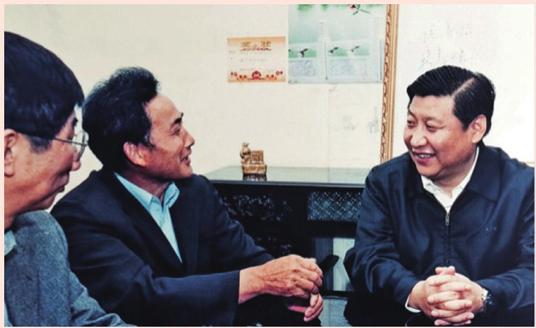 2003年4月24日，時(shí)任浙江省委書記習(xí)近平在浙江下姜村調(diào)研。