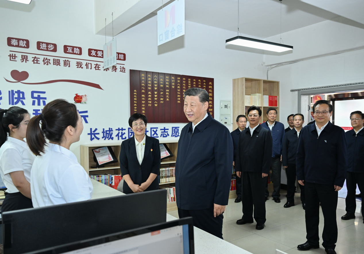 2024年6月19日，習(xí)近平總書(shū)記來(lái)到寧夏銀川市金鳳區(qū)長(zhǎng)城花園社區(qū)考察。