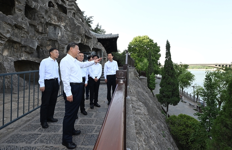 2025年5月19日至20日，中共中央總書記、國家主席、中央軍委主席習(xí)近平在河南考察。這是19日下午，習(xí)近平在洛陽龍門石窟考察。新華社記者 謝環(huán)馳 攝