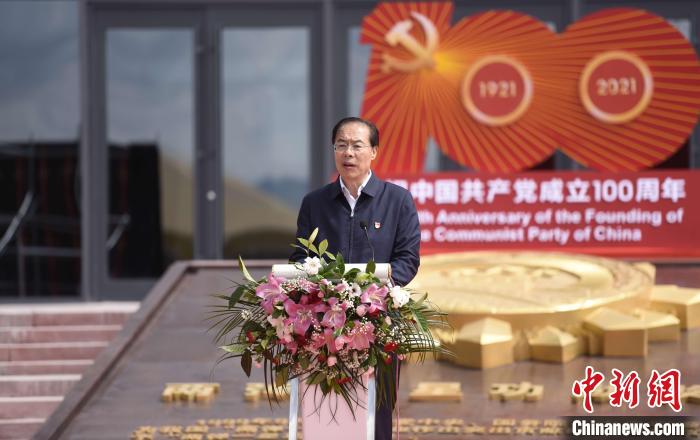 圖為中共青海省委常委、秘書長于叢樂致辭?！￡愇哪?攝