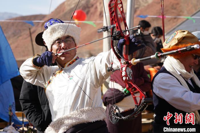 青海祁連：藏族民眾切磋箭術喜迎農(nóng)歷新年