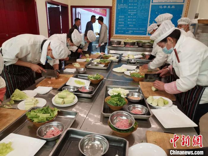 拉薩聚焦高校畢業(yè)生、農(nóng)牧民就業(yè)任務指標均超額完成
