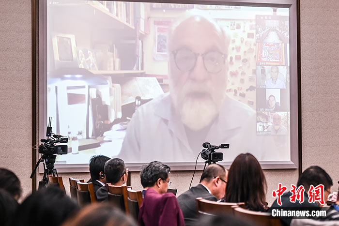 5月16日，由中國社會科學院西藏智庫、中國社會科學院民族學與人類學研究所主辦的第五屆西藏智庫國際論壇在北京舉行。美國紐約州立大學教授譚·戈倫夫在主旨演講中表示，自20世紀80年代以來，西方學者對西藏研究的范圍逐漸擴大，但西藏的語言和宗教仍然是最吸引西方學者的研究領域。 <a target='_blank' ><p  align=