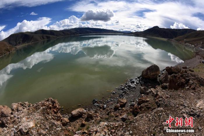 圖為浪錯(cuò)夏日美景。 <a target='_blank' ><p  align=