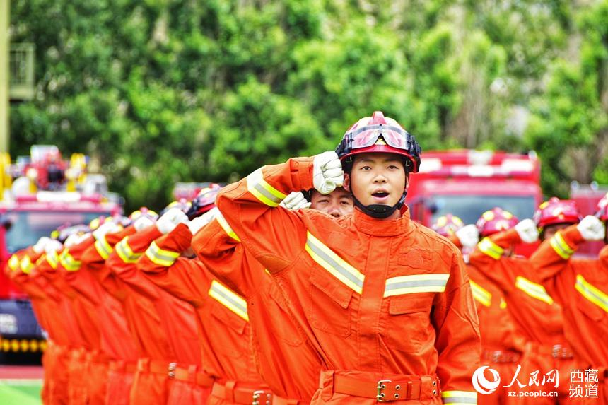 誓師大會現(xiàn)場。人民網(wǎng) 李海霞 攝