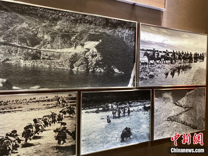 紅樓內(nèi)展廳，圖為昌都戰(zhàn)役中的人民解放軍。彭寧鈴 攝