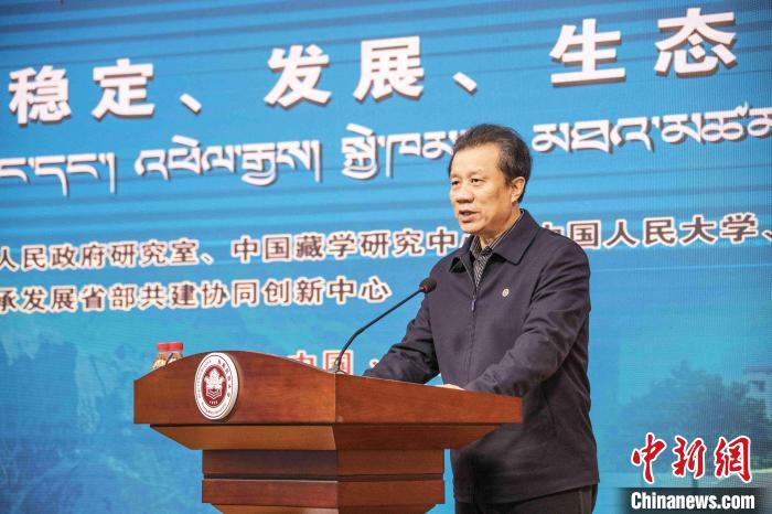 圖為西藏民族大學(xué)黨委書(shū)記、副校長(zhǎng)劉凱在開(kāi)幕式上致辭?！钪覍?攝