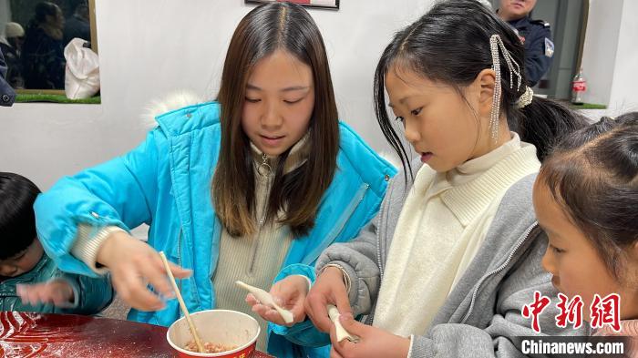 西藏戍邊民警：一想到孩子，心就瞬間柔軟了