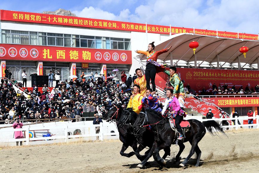 藏歷新年，精彩的馬術(shù)表演。潘多攝