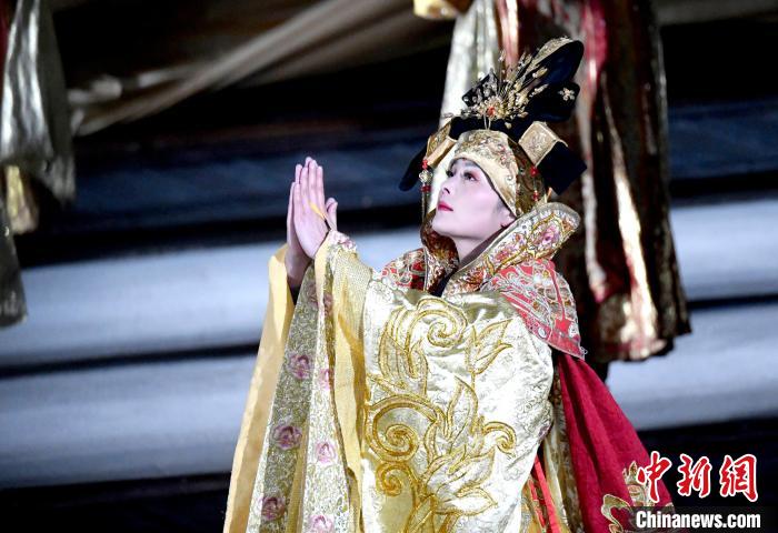 3月17日，西藏拉薩，《文成公主》大型史詩(shī)劇演出現(xiàn)場(chǎng)?！±盍?攝