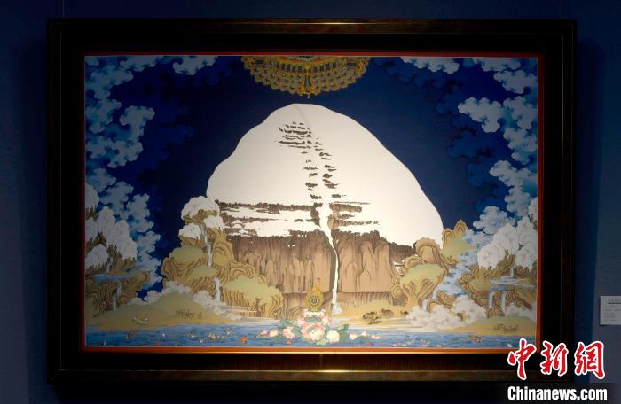 圖為5月16日，展覽中新創(chuàng)唐卡作品《岡底斯山》?！±盍?攝